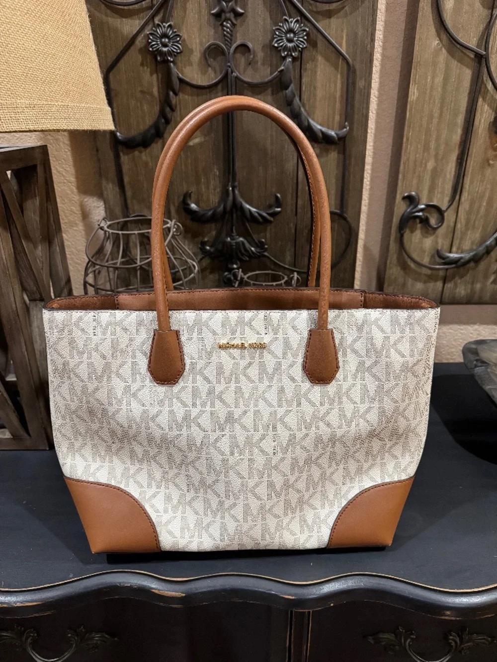 Michael Kors medium center zip tote bag